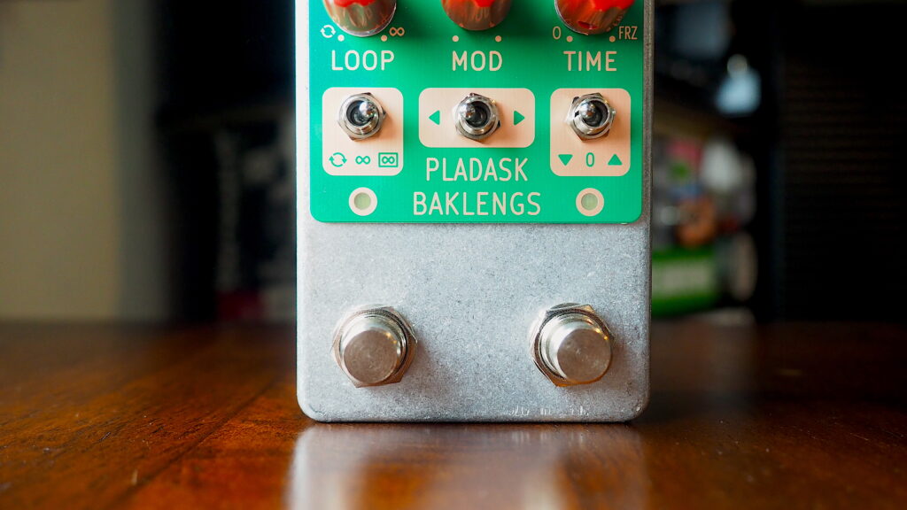 Pladask Elektrisk Baklengs Granular Synth Glitch Delay - Pedal of the Day